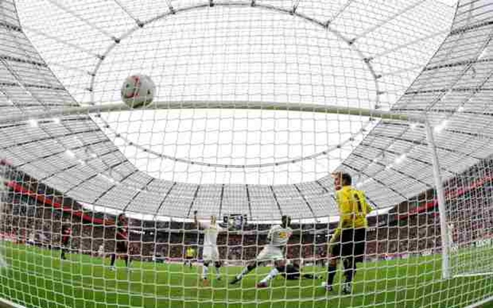СНИМКИ: Байер и Мьонхенгладбах разтресоха Бундеслигата с мач с 9 гола