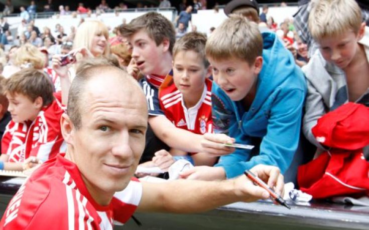 Ван Марвайк: Контузията на Робен е мистерия