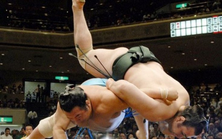 Котоошу с втора победа в Токио