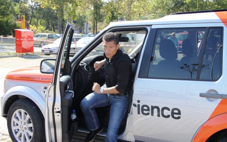 СНИМКИ: Балъков влезе в ролята на тест-пилот