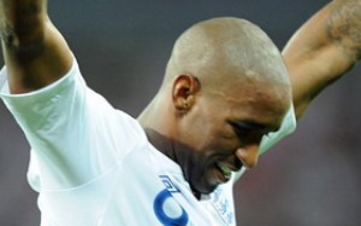 Дефоу ще се върне на терените по-рано от предвиденото