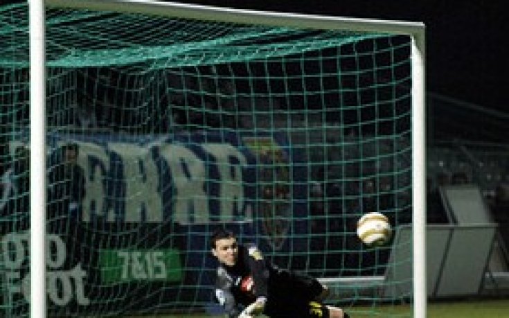 Пеле няма да може да играе половин година