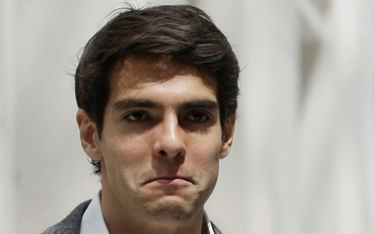 Реал Мадрид не смята да се разделя с Кака и Бензема