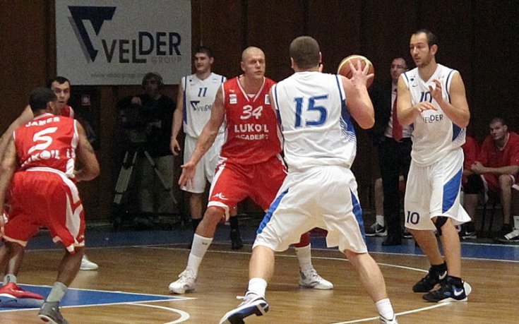 Торо: Като играем слабо, няма как да бием ЛукОйл