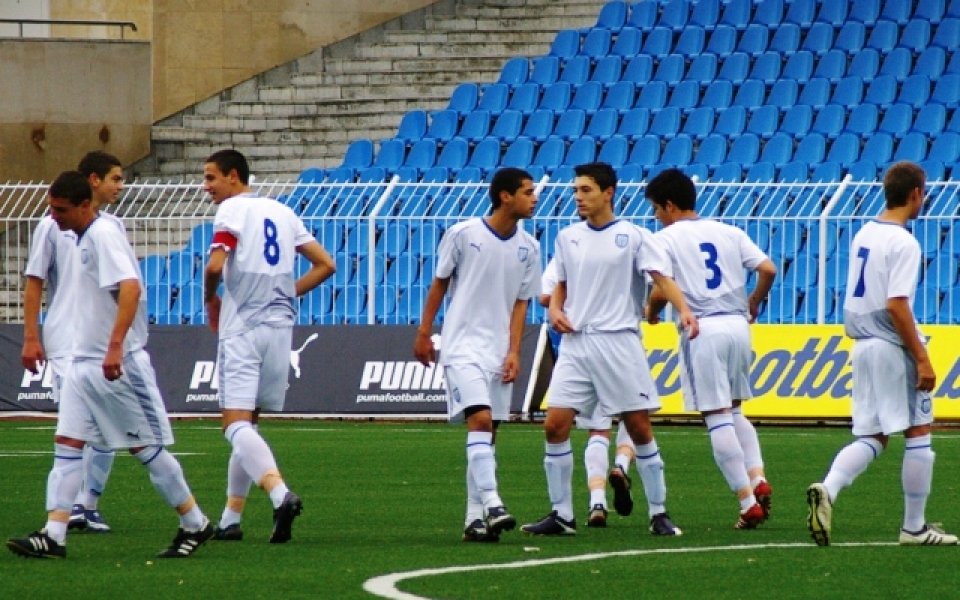 Акулите до 17 г. изплуваха в първата половина на класирането