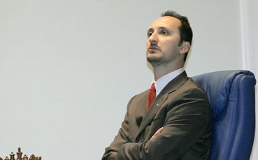 Топалов направи реми с Гашимов