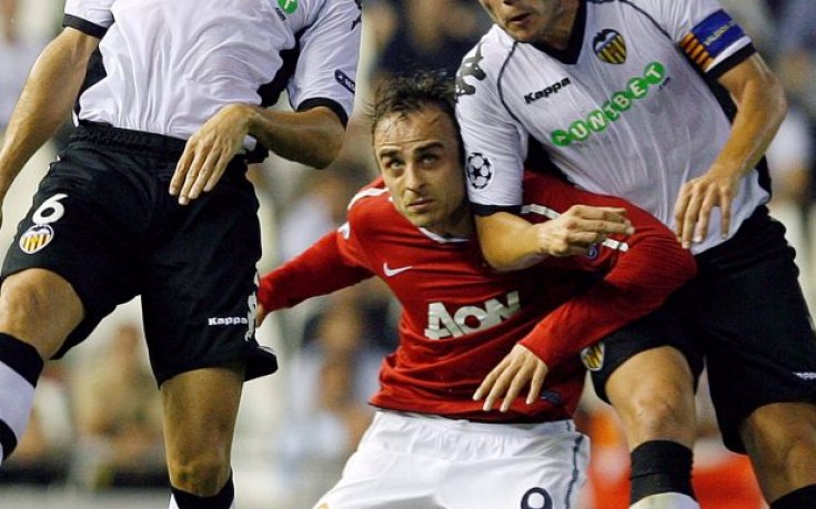 Бербатов и Чичарито водят Юнайтед срещу Тотнъм