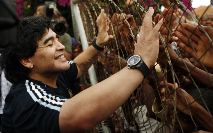 Диего Марадона поема Иран