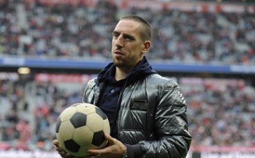 Байерн без Ван Бомел, но с Рибери в Рим