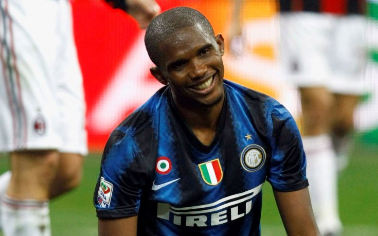 Разследват Ето'о за удара с глава