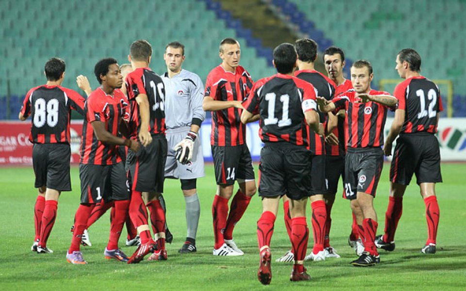 Израелци с мерак за играчи на Локо Сф