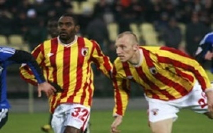 Иван Иванов и Иван Стоянов изпаднаха, „българският” Амкар се спаси