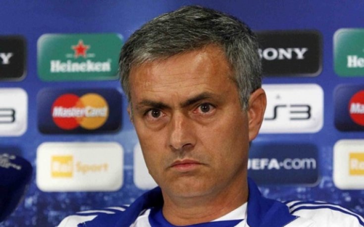 УЕФА наказа Моуриньо за 1+1 мача, ще следи поведението му 3 години