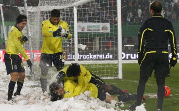 С три гола на Фалкао Порто победи Рапид във Виена