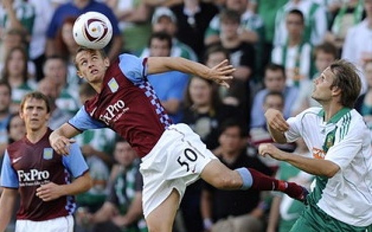 Младок преподписа с Астън Вила