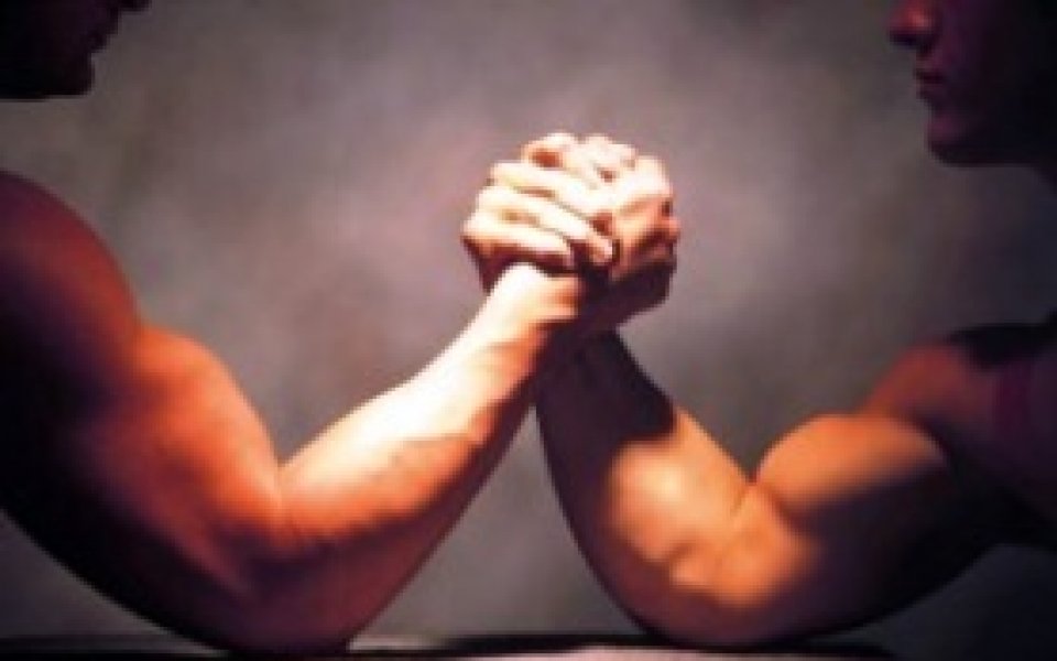 Георги Гайдарджиев е новият световен шампион за мъже на дясна ръка до 55 кг