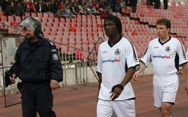 Играч на Славия на проби в Амкар Перм