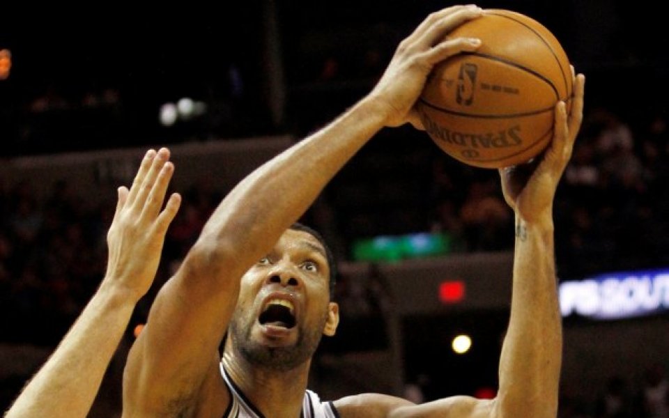 Тим Дънкан лидер за Спърс при успех над Оклахома