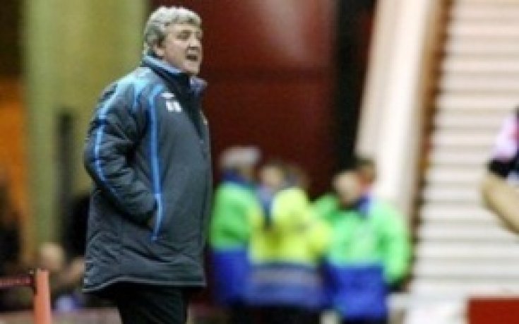 И Стив Брус призна за интерес към Бекъм