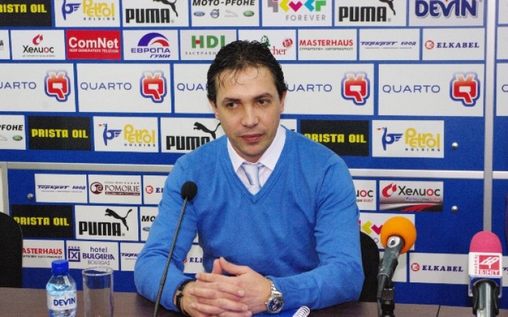 Представиха Тони Влеков и новия му помощник в Черноморец