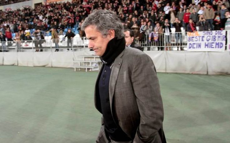 Специалния отново се жалва от съдията