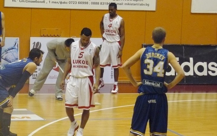 ЛукОйл е хегемон в България, пишат в Израел