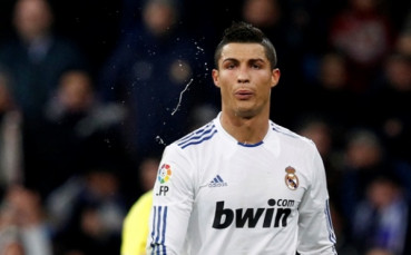 Майката на Кристиано Роналдо младши е “мъртва”