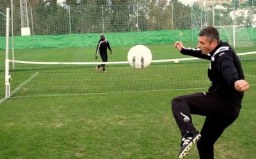 СНИМКИ: Шоу на Здравко Лазаров и Огунсото по време на джитбол