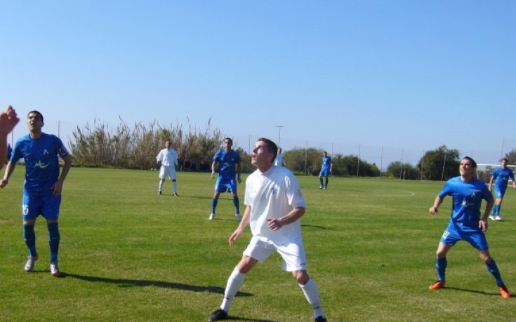 Левски върти равен със словаци в здрав мач