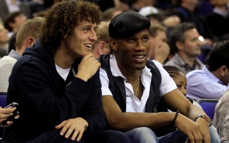 СНИМКИ: Дидие Дрогба и Давид Луис присъстваха на исторически мач от НБА