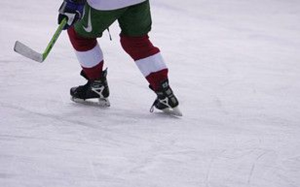 България стартира със загуба на световното по хокей в София