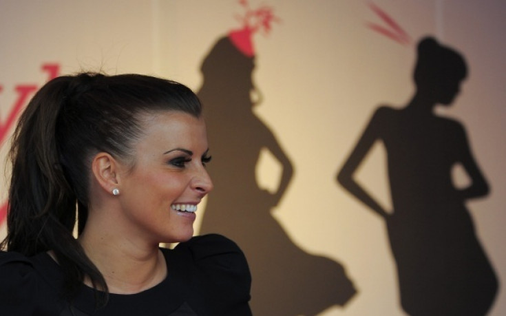 Докато Уейн се готви за Уелс, Колийн вее жълт флаг на плажа в Барбадос