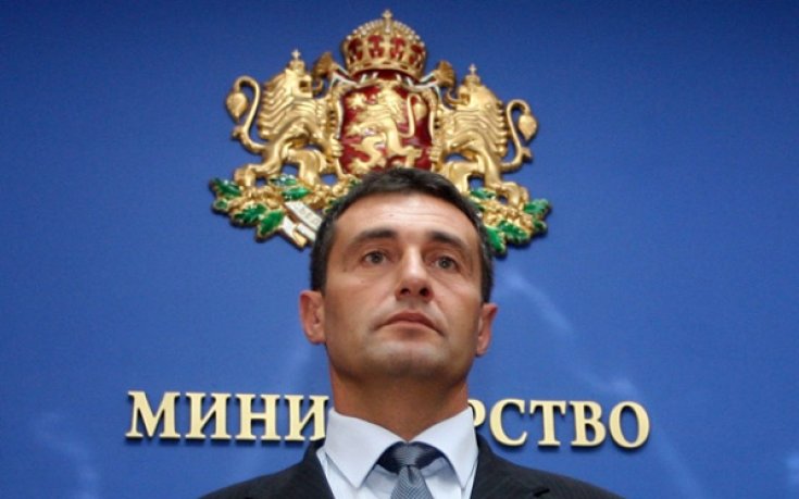 Министър прави първа копка на спортна площадка в Русе