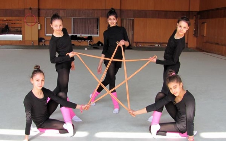 ВИДЕО: Контузия притесни ансамбъла-дeвойки преди турнир в Унгария