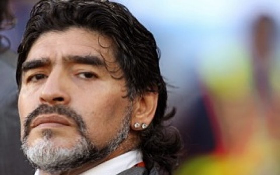 Марадона заплаши със съд президента на футболната асоциация в Аржентина