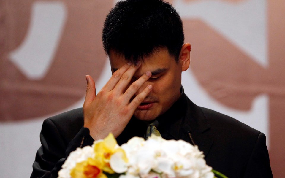 СНИМКИ: Яо Мин сложи край на кариерата си