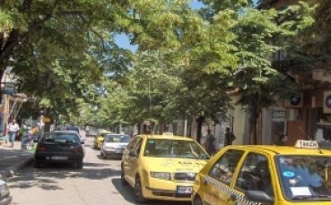 Рейсът на Металург Скопие се счупи, македонците хвърчат с таксита за тренировката