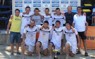 ВИДЕО: Плажен футбол в София