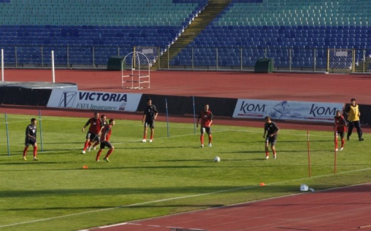 Боби поведе националите към Минск