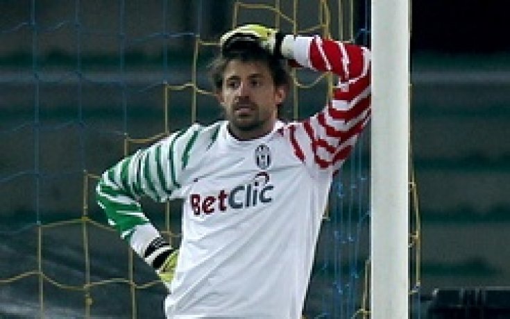 Челси иска Сторари за заместник на Чех