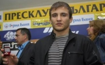 Пристигнаето на Радослав Великов се отлага с два дни