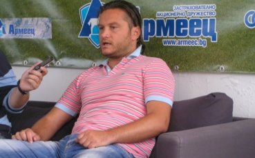 Велизар Попов взе още един българин в Костулен
