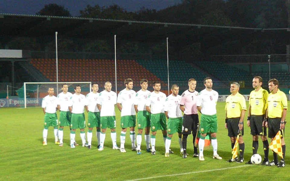 Златният шанс за първото място отлетя, но Евро 2013 още е на дневен ред