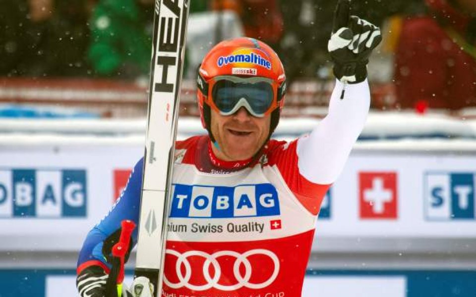 Швейцарският ветеран Дидие Кюш спечели първото спускане за сезона