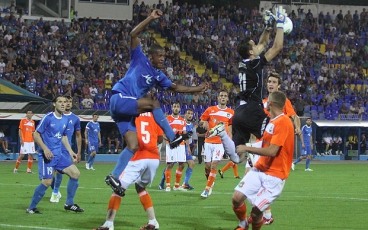 Сержиньо Грийн възстановен от вируса, почва тренировки