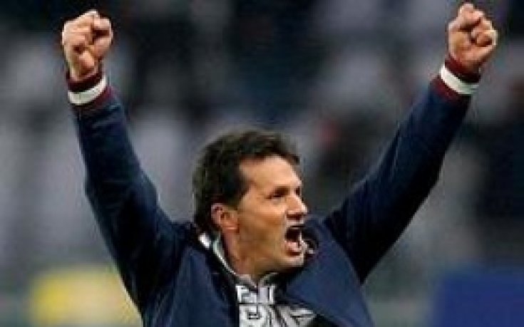 Мадона поема Ливорно след уволнението на Новелино?