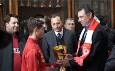 Феновете на Славия: Джевизов, извини се на децата!