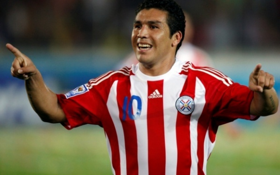 Бивш парагвайски национал се завръща във футбола с куршум в главата