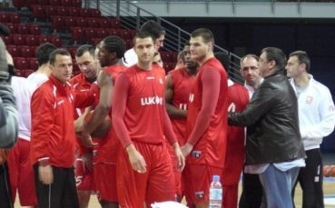 Лукойл Академик с 15-а поредна победа