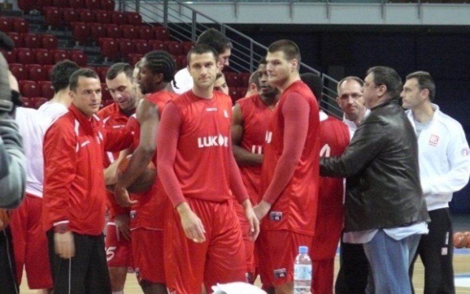 Лукойл Академик с 15-а поредна победа